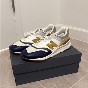 NEW NEVER WORN - New Balance White and Blue 997H Sneakers Classic Design